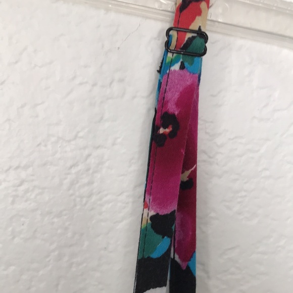 CUTE TORRID TOP WITH ADJUSTABLE STRAPS FLORAL PATTERN SIZE 1X GREAT CONDITION! - Picture 7 of 9